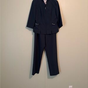 🐾 Petite Perceptions Dark Navy Zip-Front Pant Suit with Contrast Trim: Size 8P 🐾